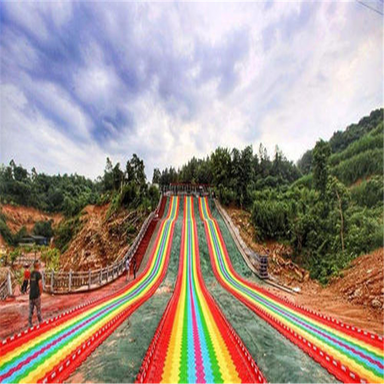 卢龙彩虹滑道项目